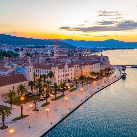 Island Resort Mihaela - Happy Rentals Trogir Zewnętrze zdjęcie