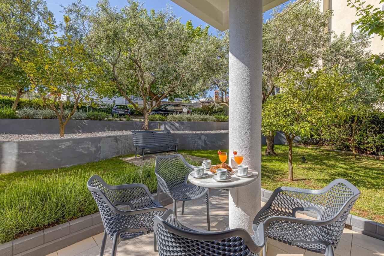 Island Resort Mihaela - Happy Rentals Trogir Zewnętrze zdjęcie