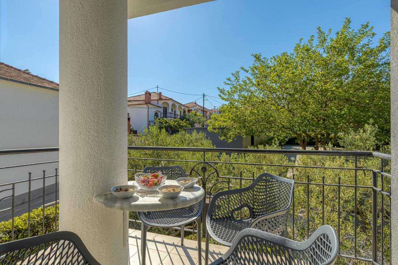 Island Resort Mihaela - Happy Rentals Trogir Zewnętrze zdjęcie