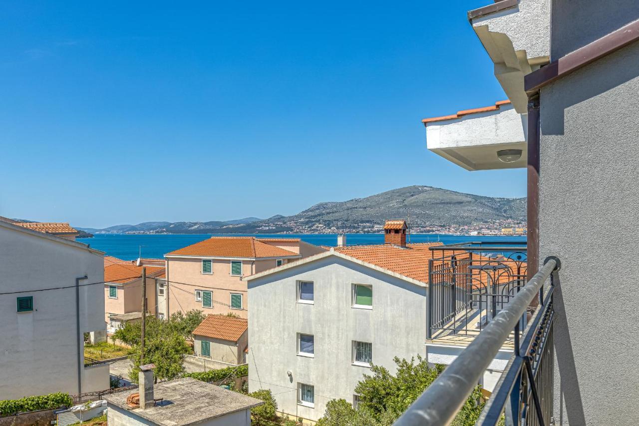 Island Resort Mihaela - Happy Rentals Trogir Zewnętrze zdjęcie