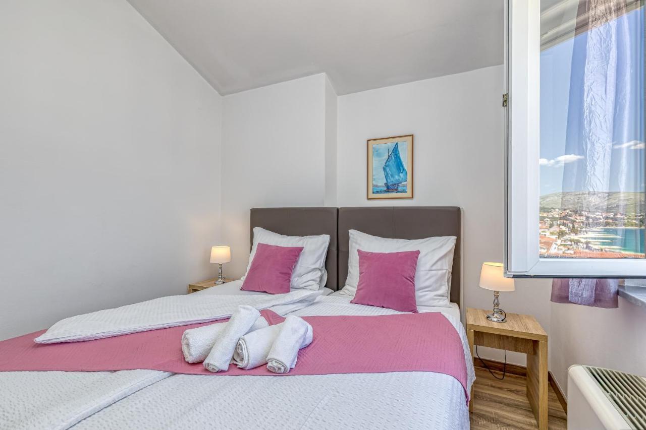 Island Resort Mihaela - Happy Rentals Trogir Zewnętrze zdjęcie