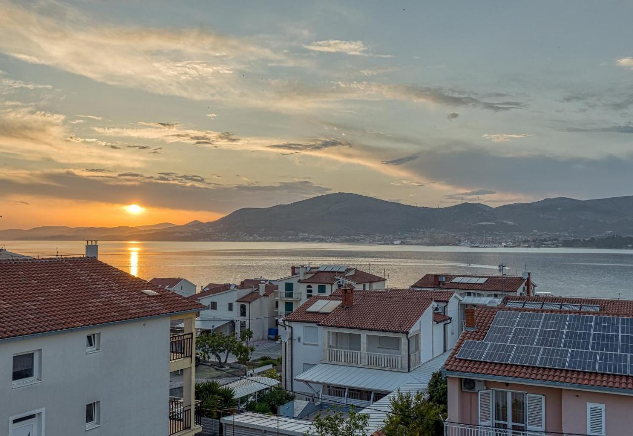 Island Resort Mihaela - Happy Rentals Trogir Zewnętrze zdjęcie