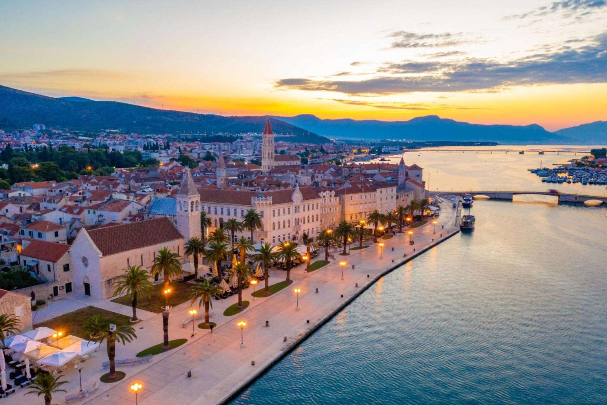 Island Resort Mihaela - Happy Rentals Trogir Zewnętrze zdjęcie